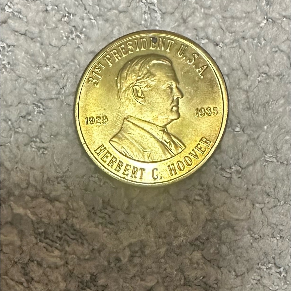 Vintage 1981 readers digest Gold Herbert Hoover Commemorative Coin